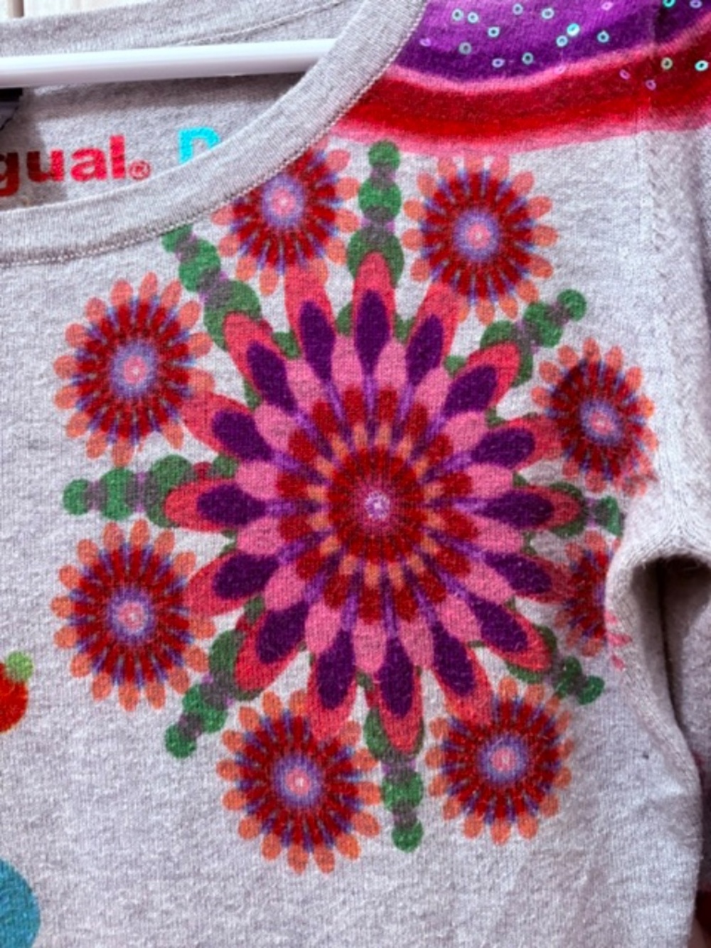 DESiGUAL Women's sz S light sweater top grey with multicolour Desigual floral - Picture 6 of 16